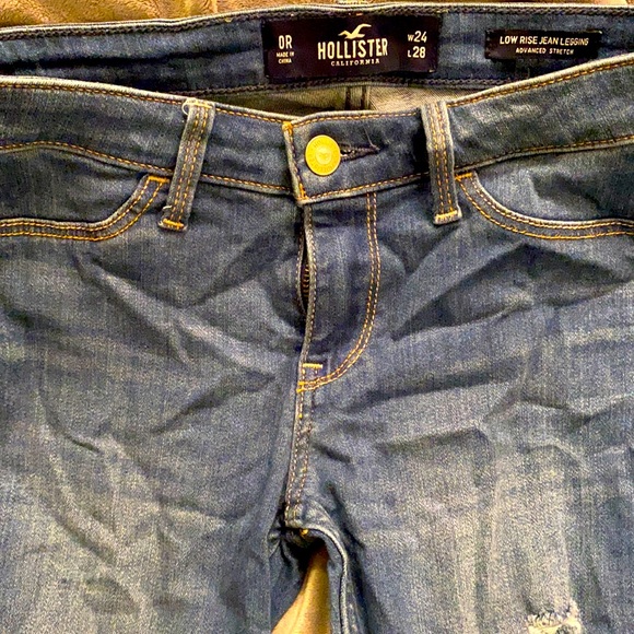Hollister co. Distressed Low Rise Jean Legging (Size 0R) - Picture 3 of 9
